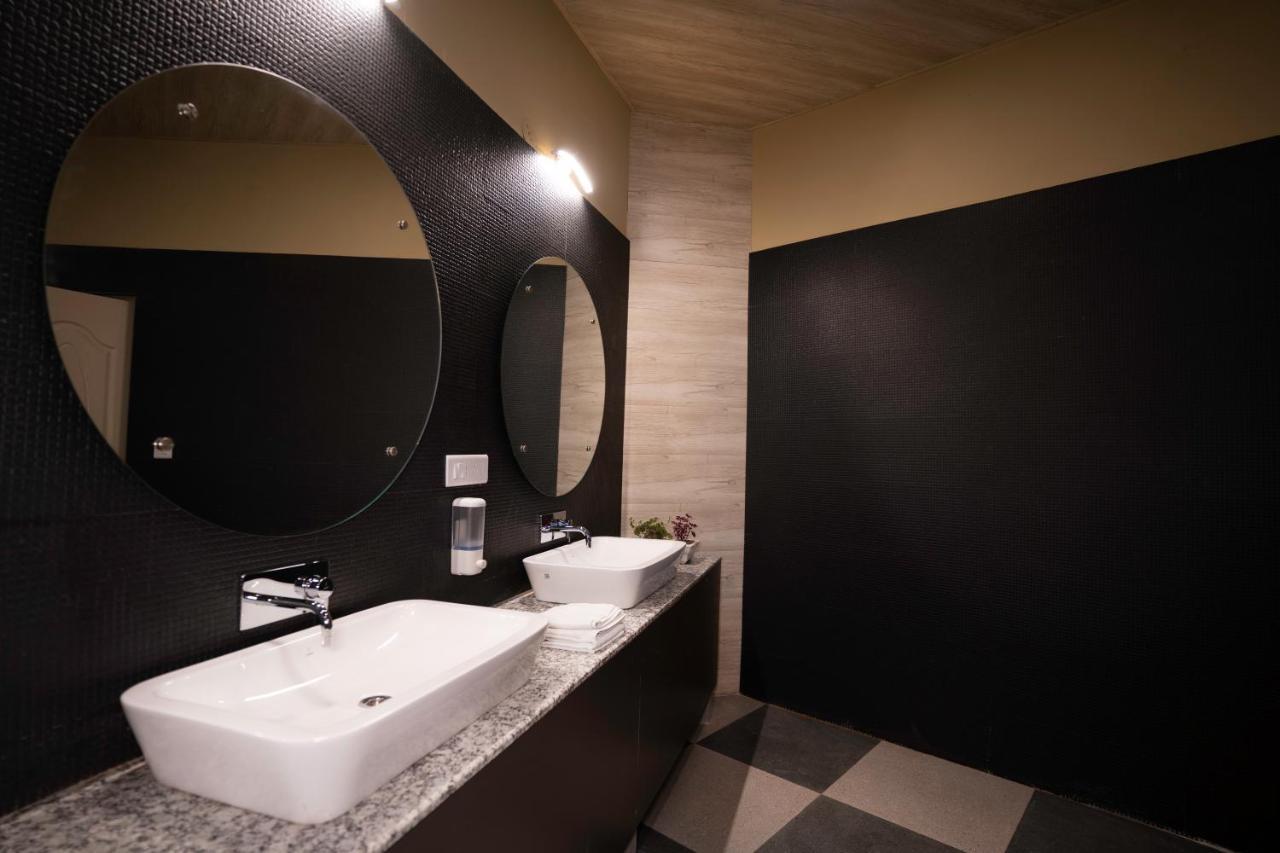 Zostel Plus Bir Exterior foto